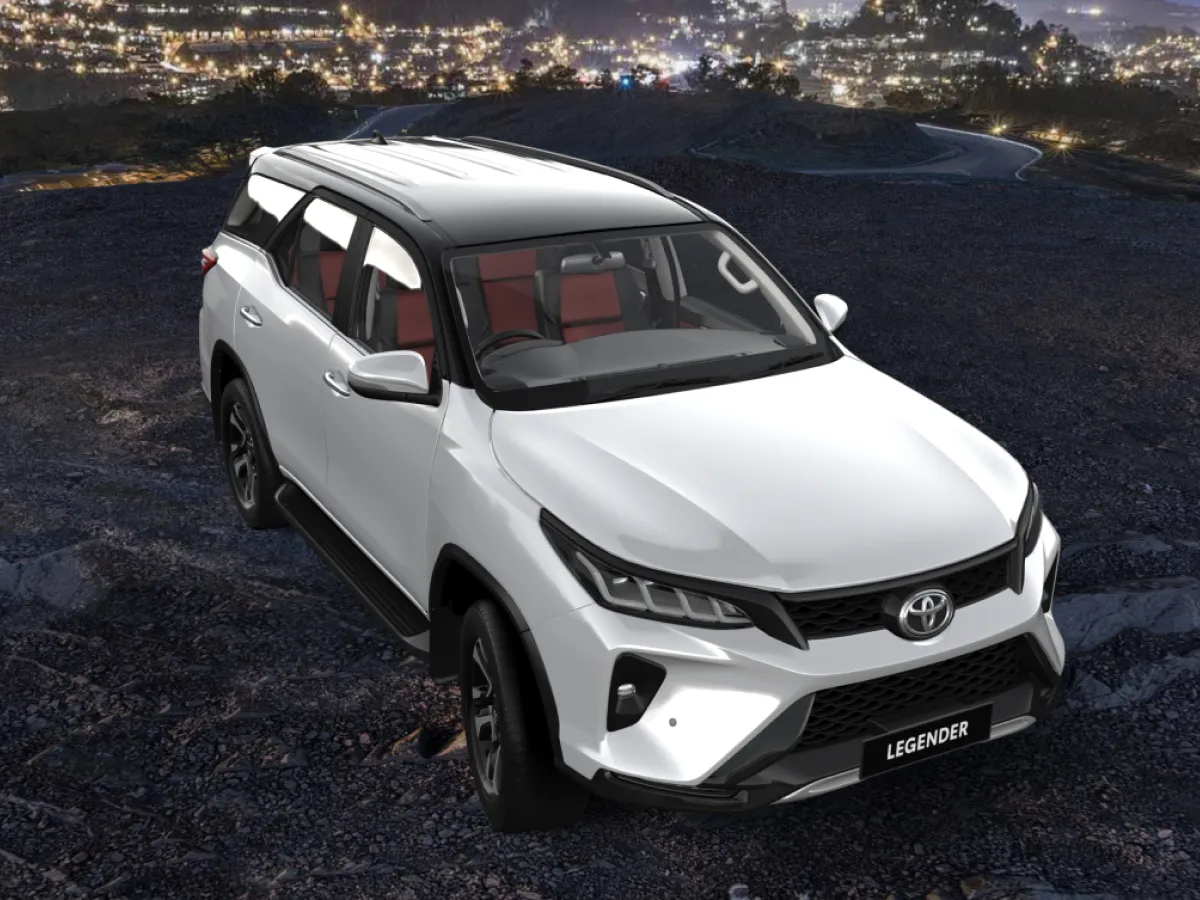 Toyota Fortuner Legender 4X4 AT